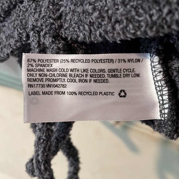 gray long sleeve sweater material shirt - Picture 2 of 2